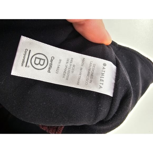 Athleta Elation Glades 7/8 Tight Leggings in Red
Black size Small cute gym warm - Picture 4 of 9